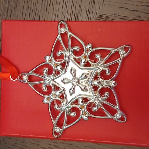 Lenox Silverplate Snowflake Ornament - Picture 1 of 5